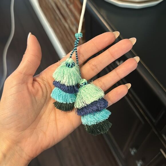 Rococo Sand Silk Geometric Blouse - Picture 5 of 10